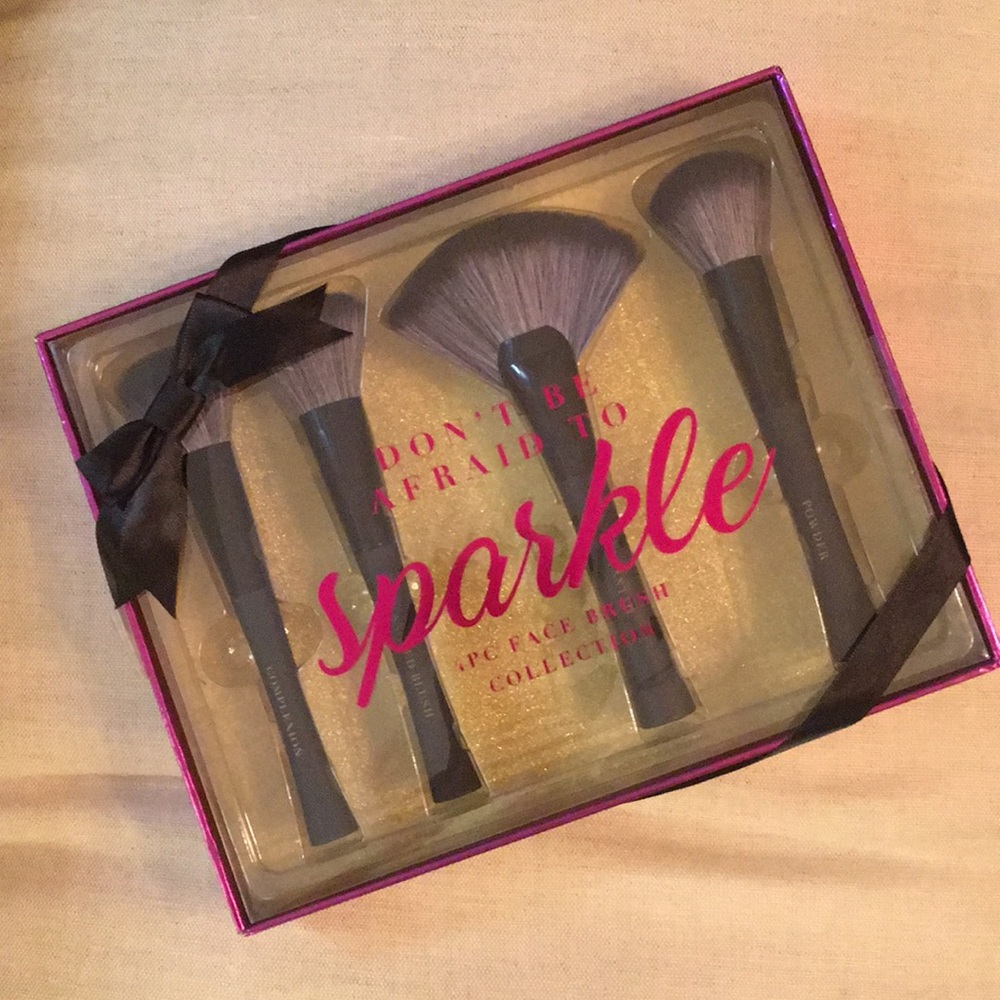 4 piece face brush collection by bellabeauty